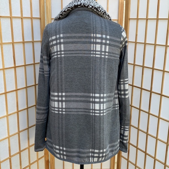 Thread + Supply Sherpa and Plaid Wrap - Picture 4 of 6